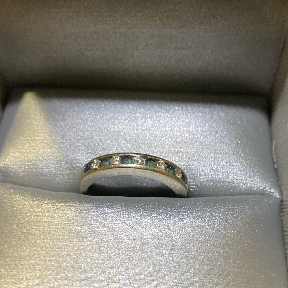 Sapphire/diamond ring